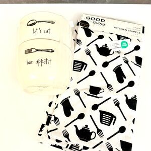 Rae Dunn Cream and Black Bowls Set w/kitchen towels.